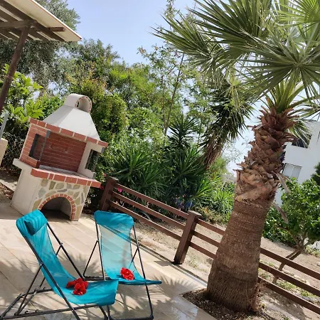 Palm Garden Paradise * Perivolia