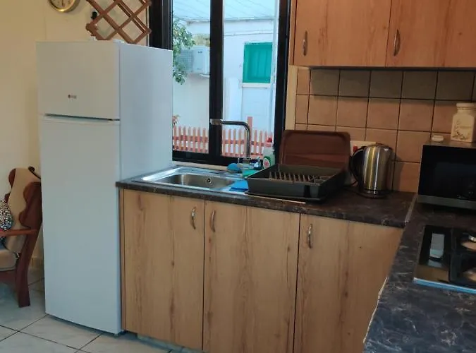 Palm Garden Paradise * Perivolia